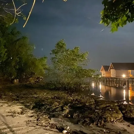 Indos Homestay-Raja Ampat Besir Exterior photo
